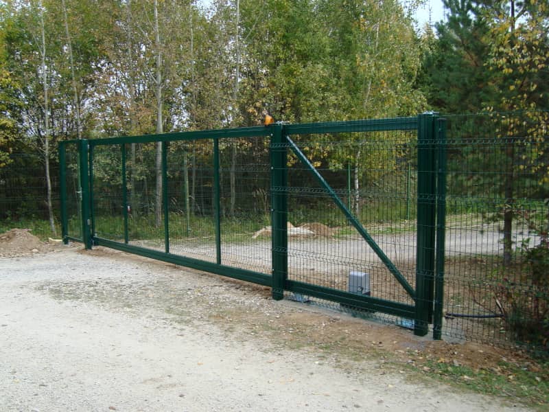 Сетчатый забор DoorHan в Дмитрове с установкой