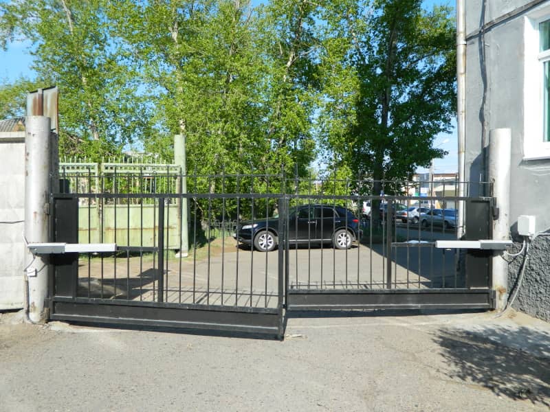 Уличные ворота DoorHan в Дмитрове с установкой